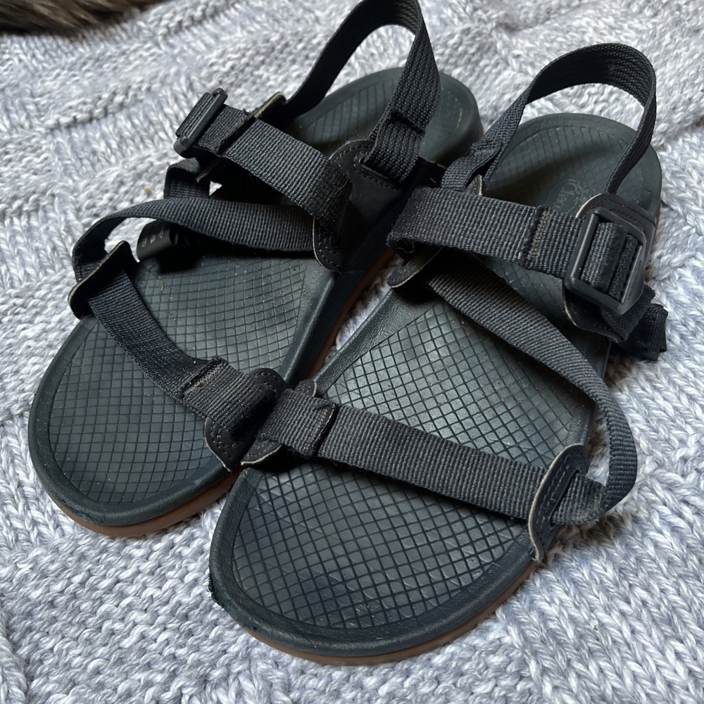 Chaco Lowdown Women's 9 Navy Blue Sandals Gum Soles Strappy Adjustable